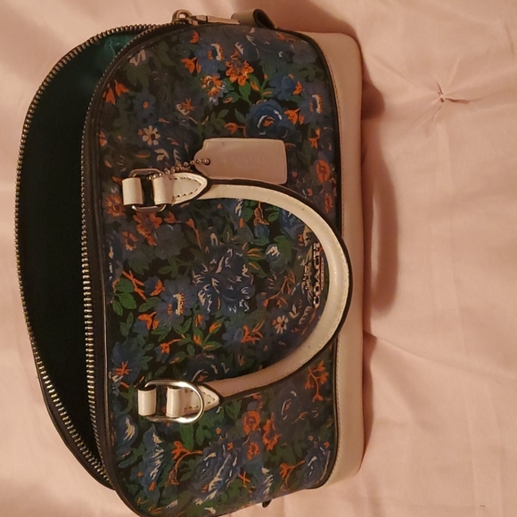 Coach purse - Picture 3 of 5